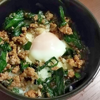 焼肉のたれで☆豚ひき肉とニラの丼